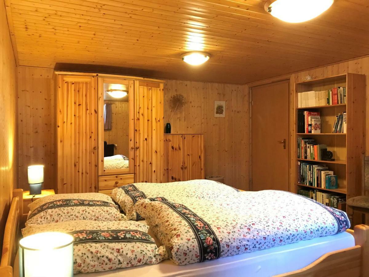 MittelangelnSchoenes Kellerzimmer Mit Badアパートメント エクステリア 写真